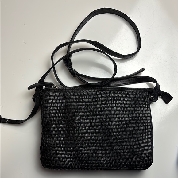 Vilenca Holland black crossbody - Picture 2 of 6